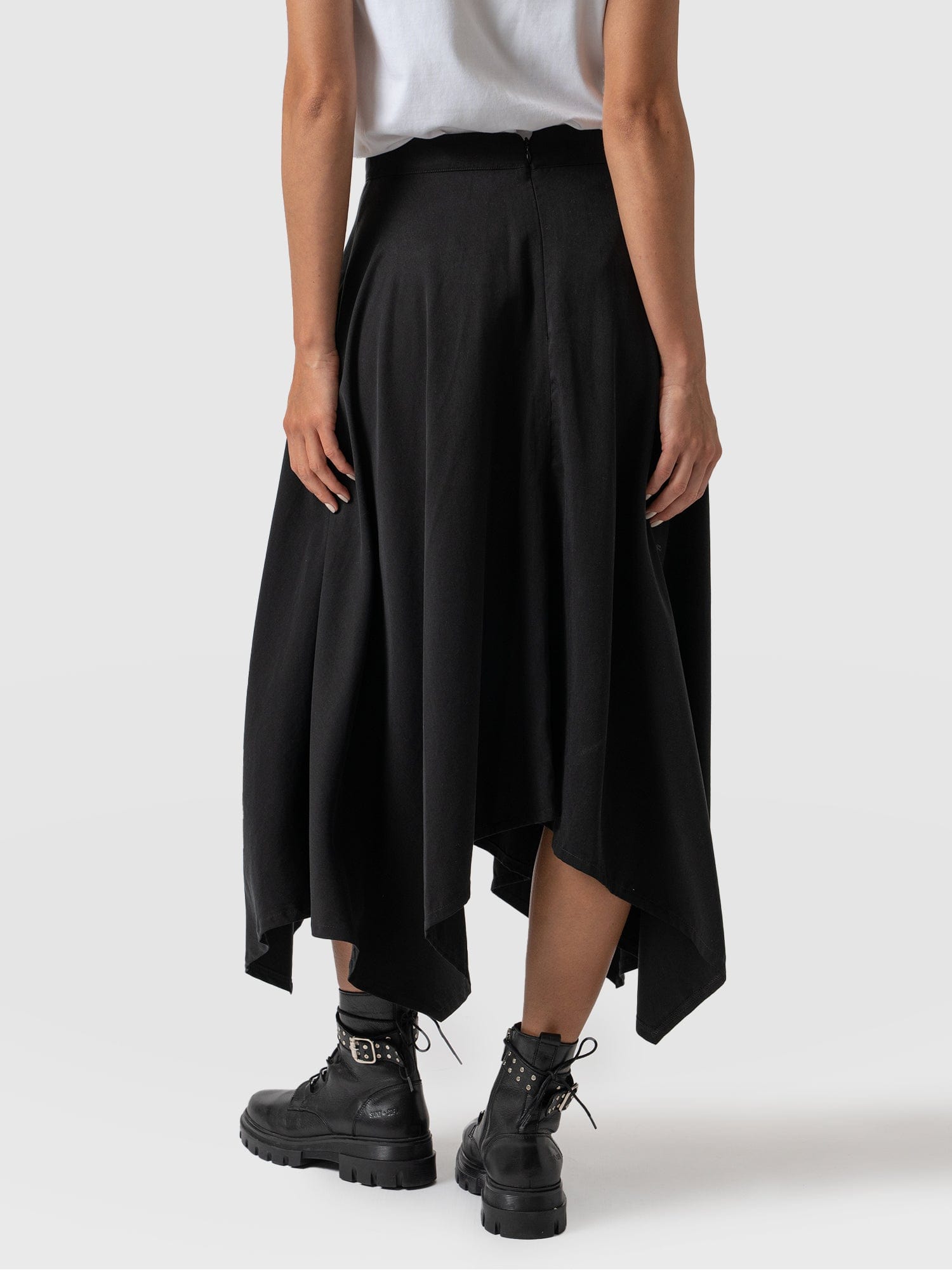 Noho Skirt Black - Women's Skirts | Saint + Sofia® USA